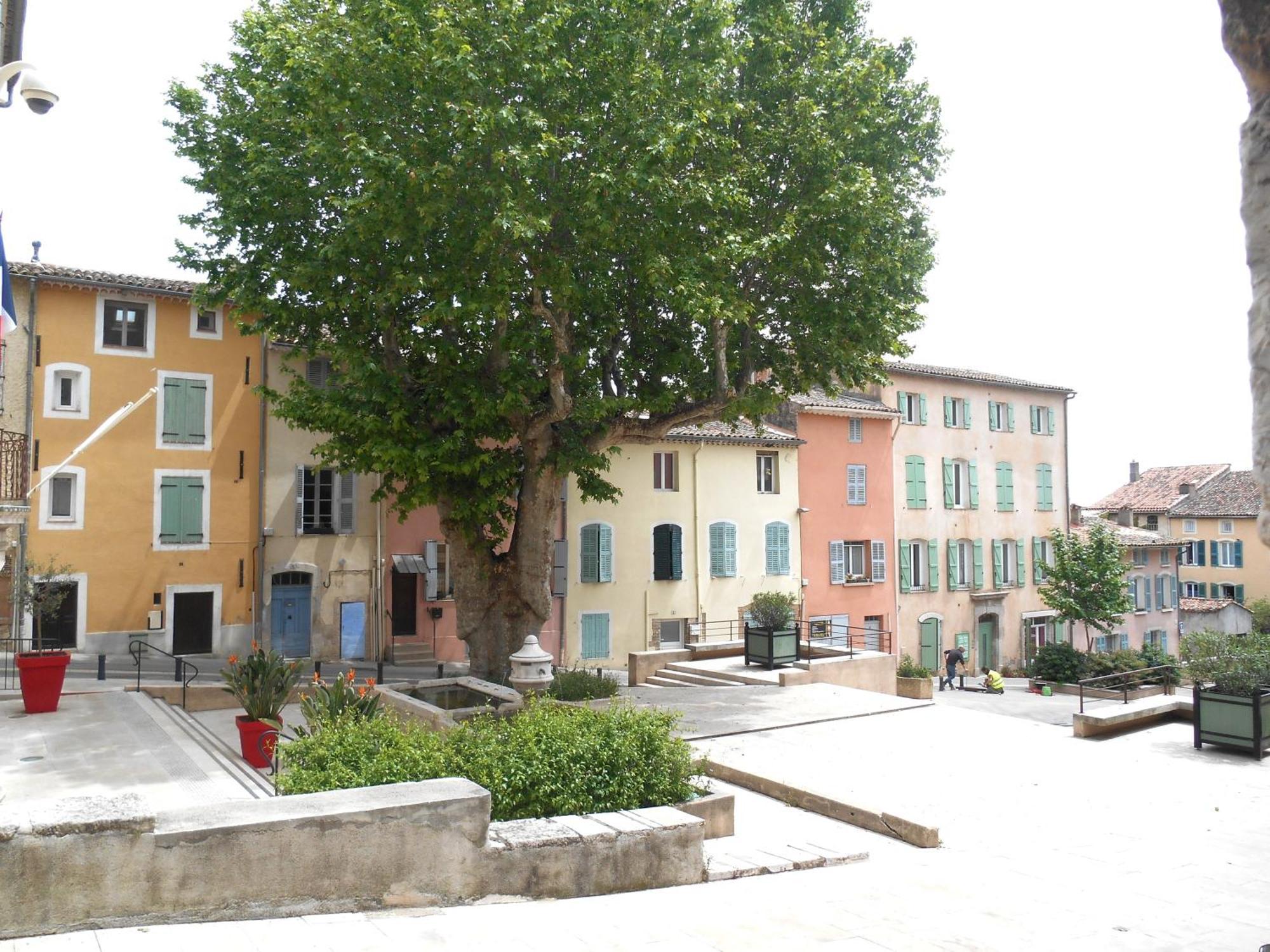 Entre Saint-tropez Et Les Gorges Du Verdon. Lorgues