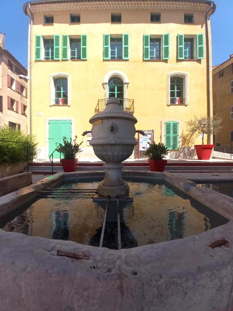 Apartment Entre Saint-tropez Et Les Gorges Du Verdon. Lorgues